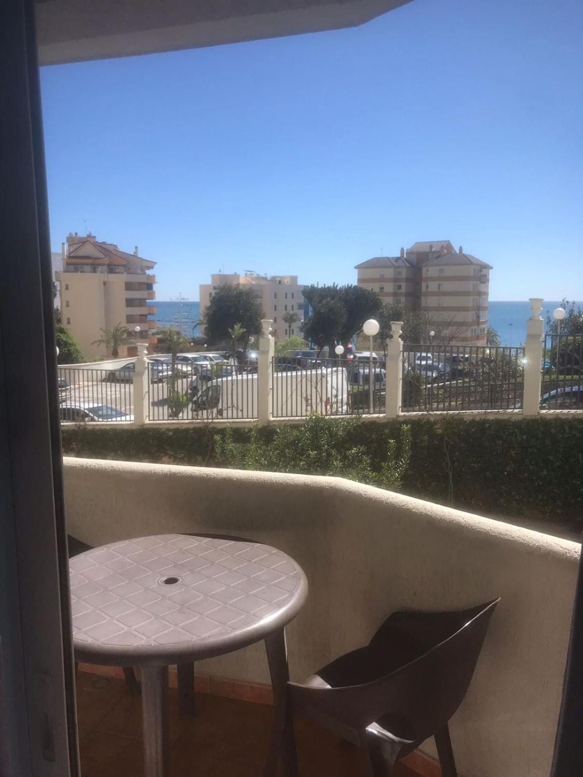 Studio Benalbeach Apartment Benalmadena Bagian luar foto